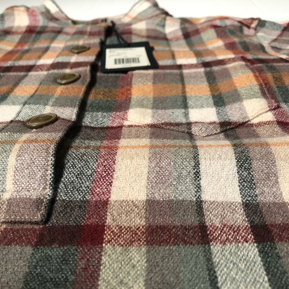 Wmn’s Filson Wool Shirt - Picture 4 of 7